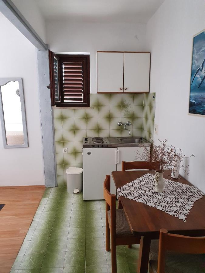 Aenona Sunny Apartment Vrsi Exterior photo