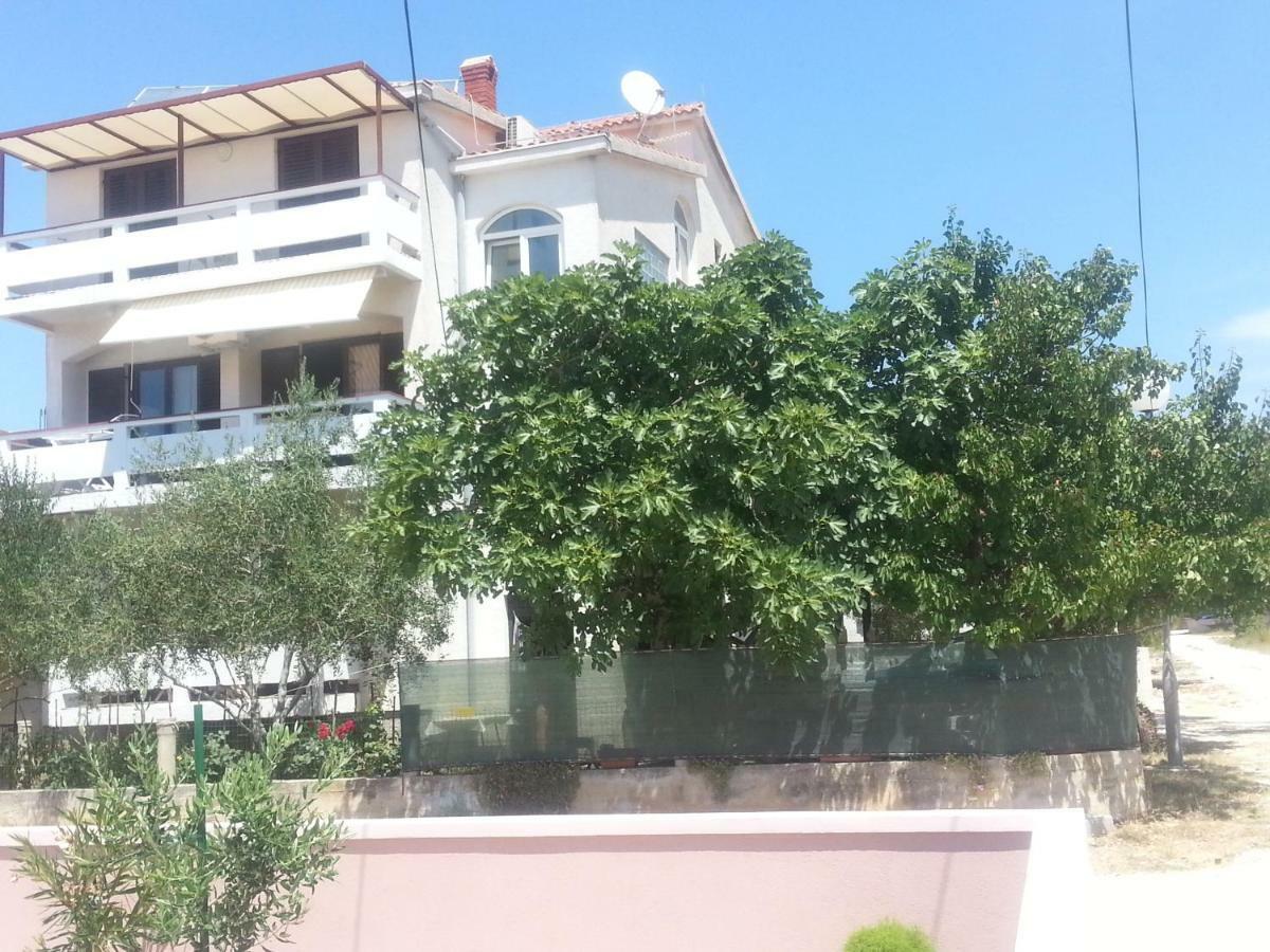 Aenona Sunny Apartment Vrsi Exterior photo